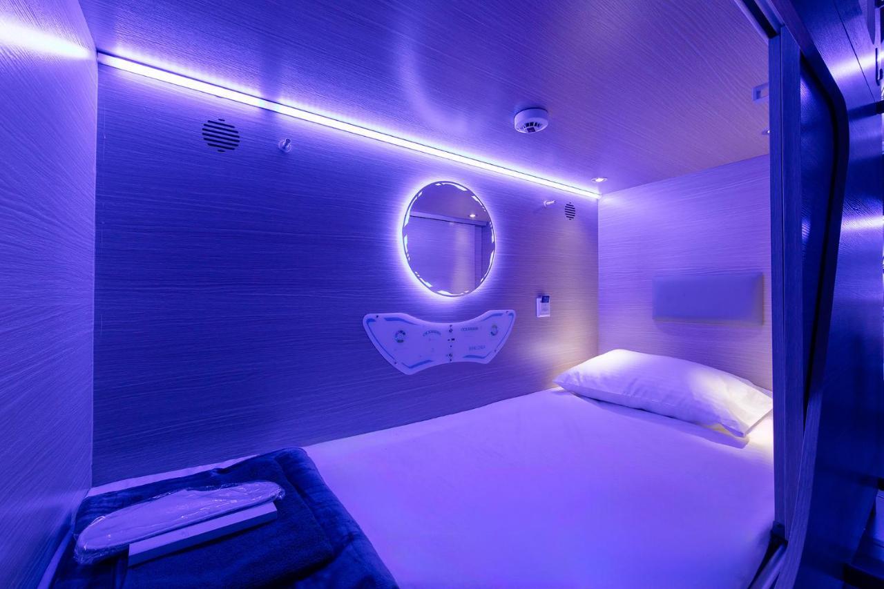 Hostel Berloga Capsule Jbr Dubaj Zewnętrze zdjęcie