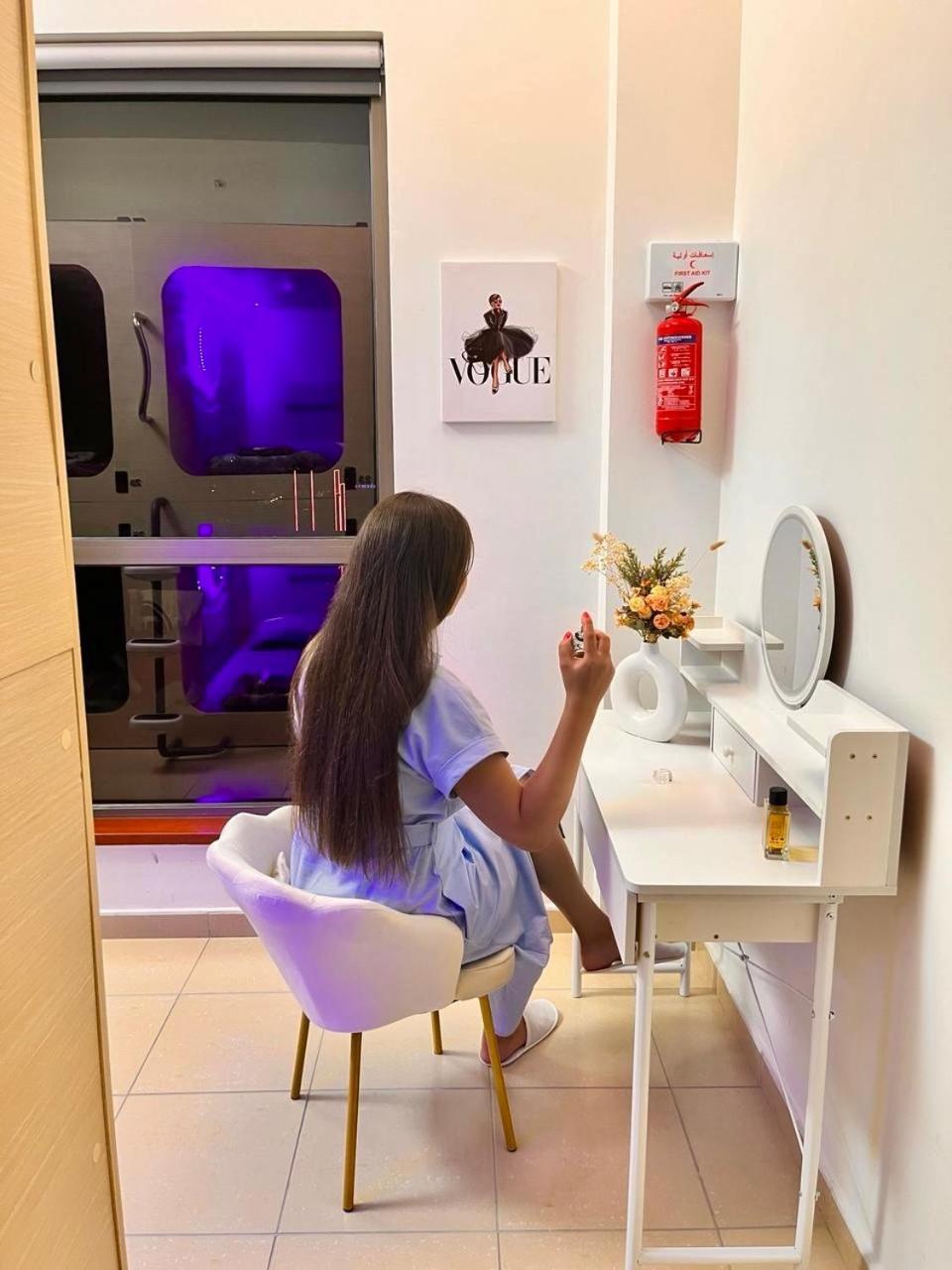 Hostel Berloga Capsule Jbr Dubaj Zewnętrze zdjęcie